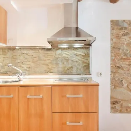Practico En El Casco Antiguo De Apartamento